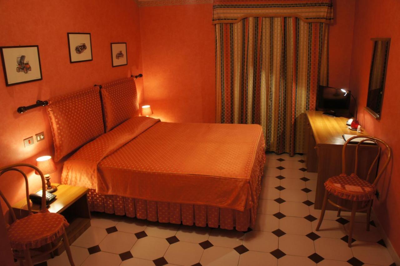 Park Hotel Villa Salzea Trofarello Екстер'єр фото